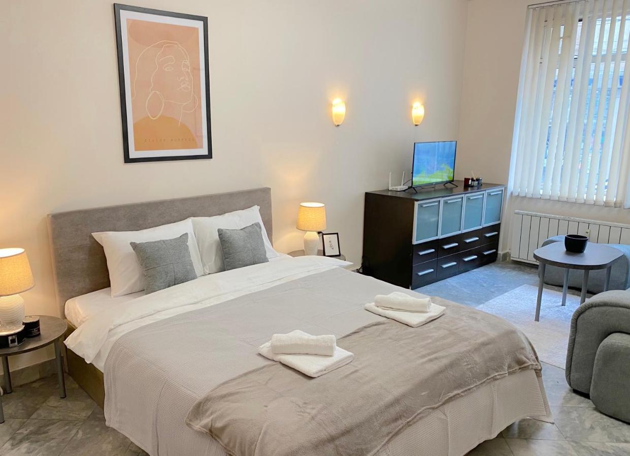 Apartment Centre 1br For 4 Guests & Fast Wifi *